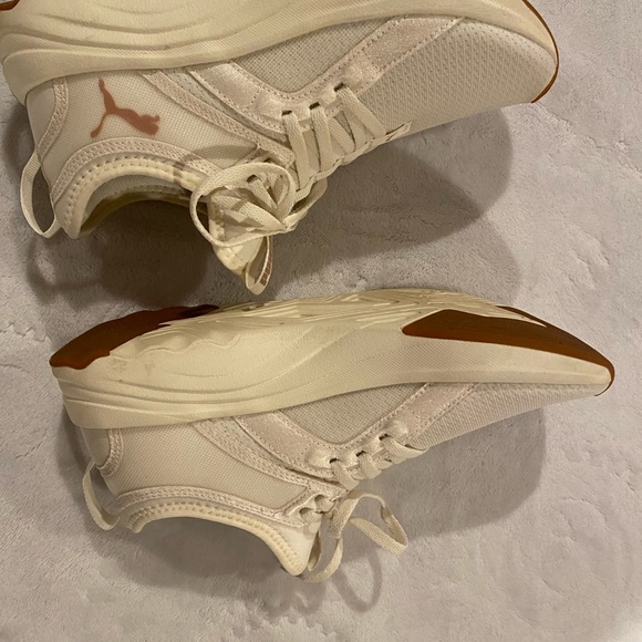 Puma women’s sneakers - Picture 2 of 5